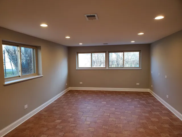 $500,000 | 542 Laramie Avenue, Wilmette, IL 60091