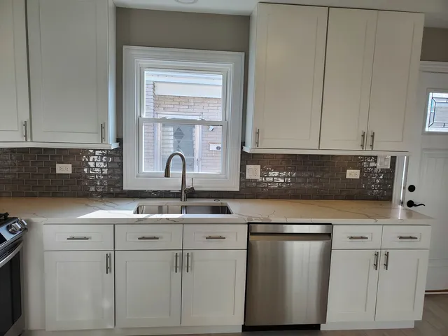 $500,000 | 542 Laramie Avenue, Wilmette, IL 60091