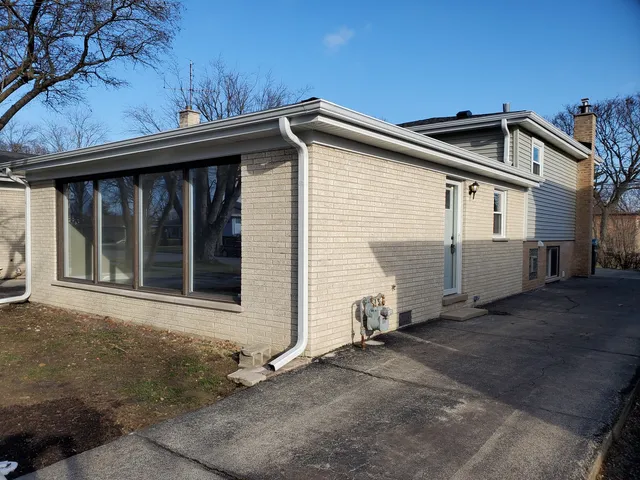 $500,000 | 542 Laramie Avenue, Wilmette, IL 60091
