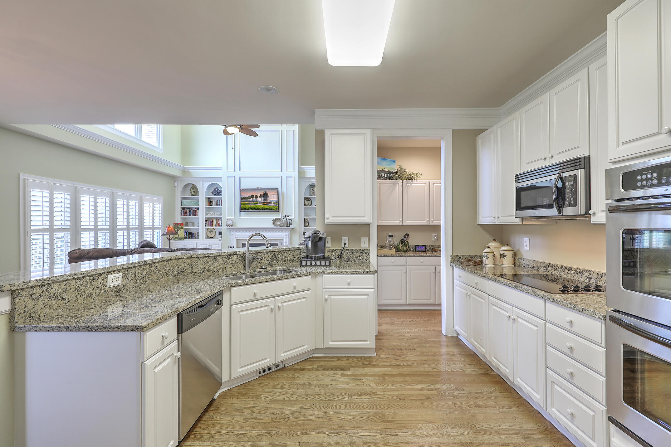 3020 Linksland Road Mount Pleasant, SC 29466 - Photo 3 of 36 1R3A8239_40_41