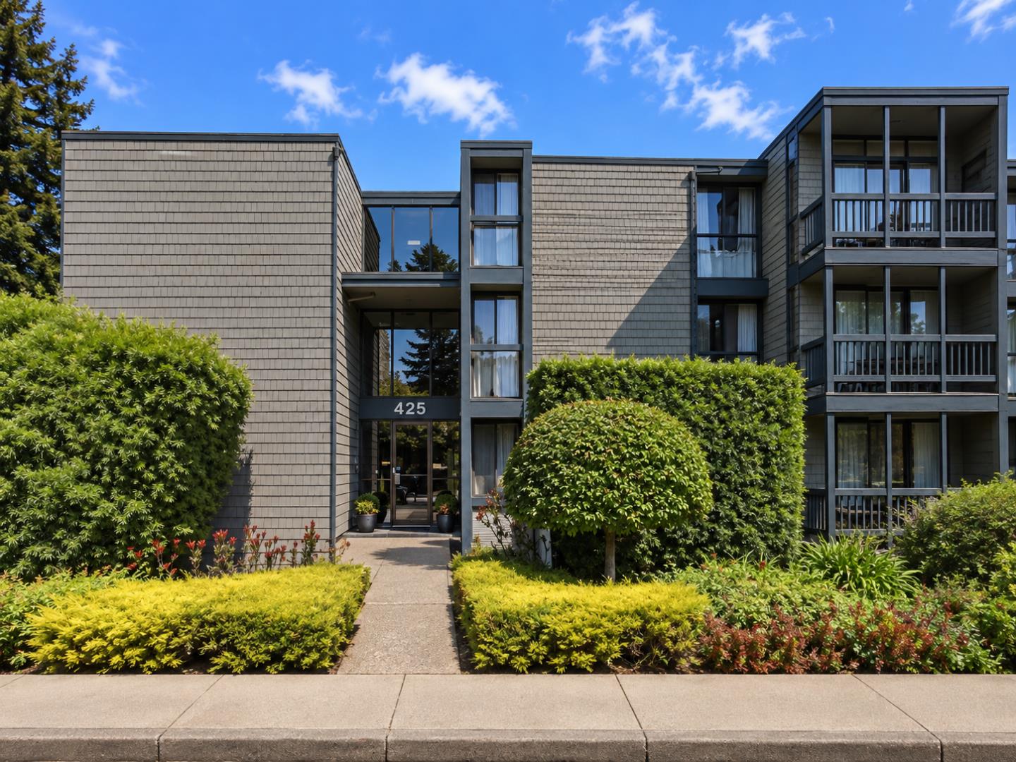 425 Anchor Road, Unit 104 San Mateo, CA 94404 - Photo 1 of 47 Gallery Image 1