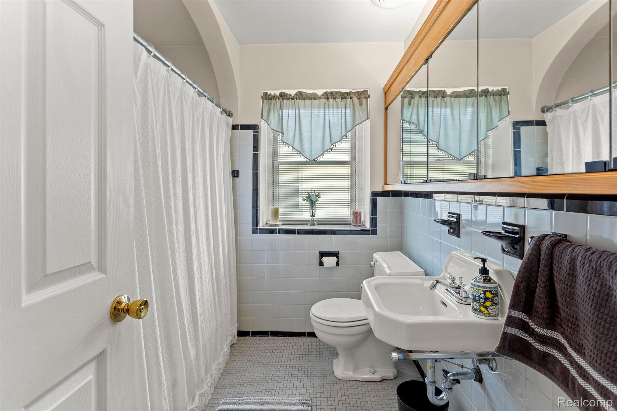 1750 North Gulley Road Dearborn, MI 48128 - Photo 22 of 64 Gallery Image 22