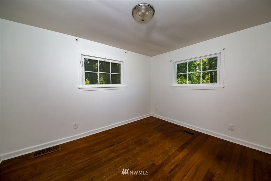 7018 Johnson Road Northeast Federal Way, WA 98422 - Photo 4 of 14