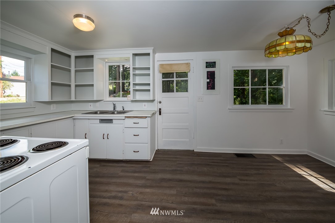7018 Johnson Road Northeast Federal Way, WA 98422 - Photo 8 of 14