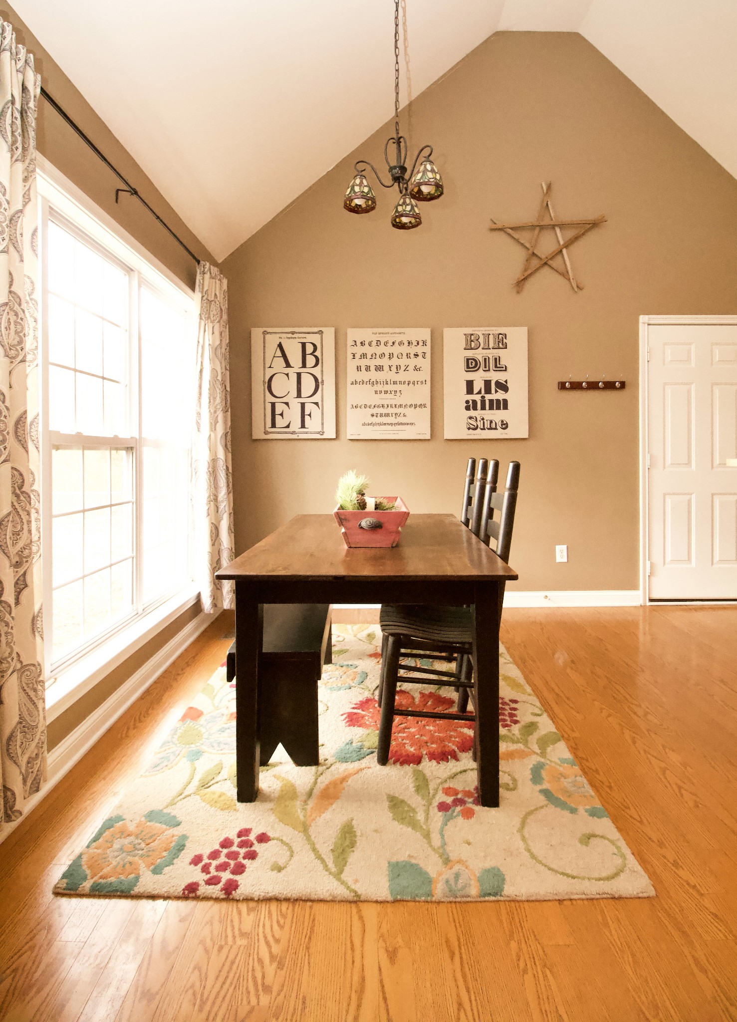 476 Jim Courtney Road Portland, TN 37148 - Photo 5 of 18 a dining room with a table and chairs