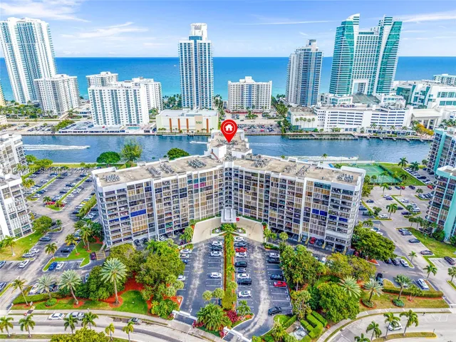 $3,100 | 600 Parkview Drive, Unit 1114, Hallandale Beach, FL 33009