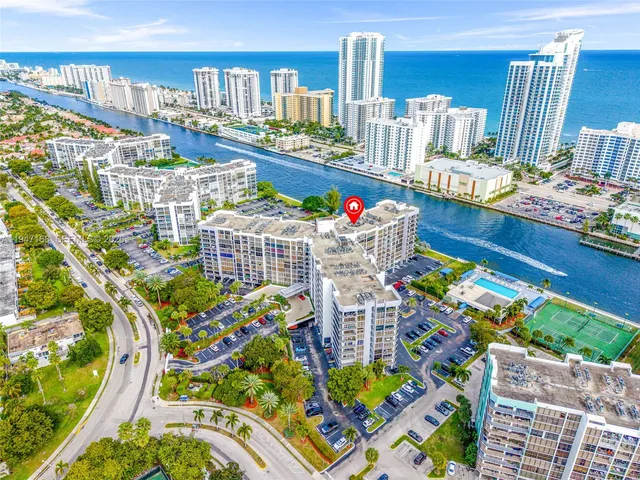 $3,100 | 600 Parkview Drive, Unit 1114, Hallandale Beach, FL 33009
