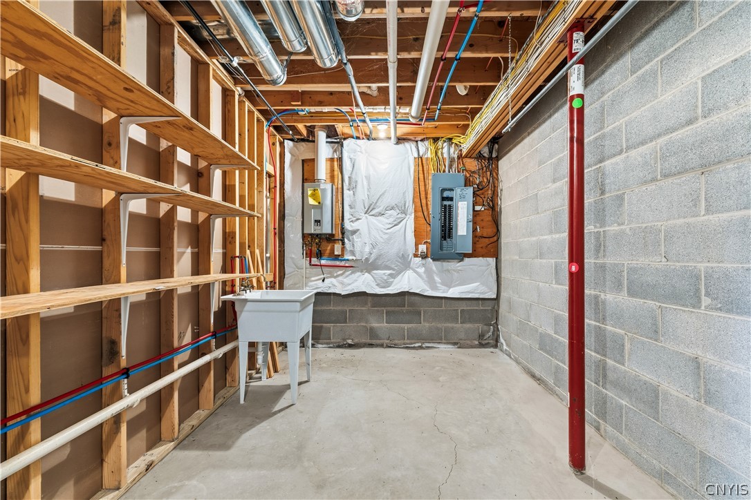 4448 Bussey Road Onondaga, NY 13215 - Photo 17 of 21 Utility room
