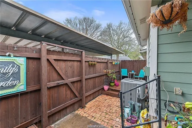 a view of outdoor space