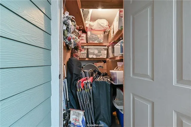 a view of walk in closet