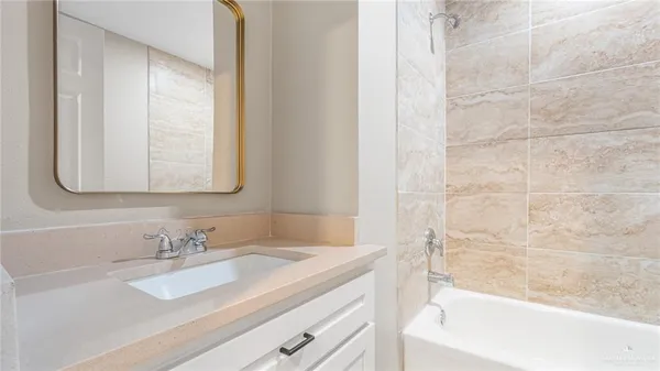 $900 | 712 Toronto Avenue, Unit 4, McAllen, TX 78503