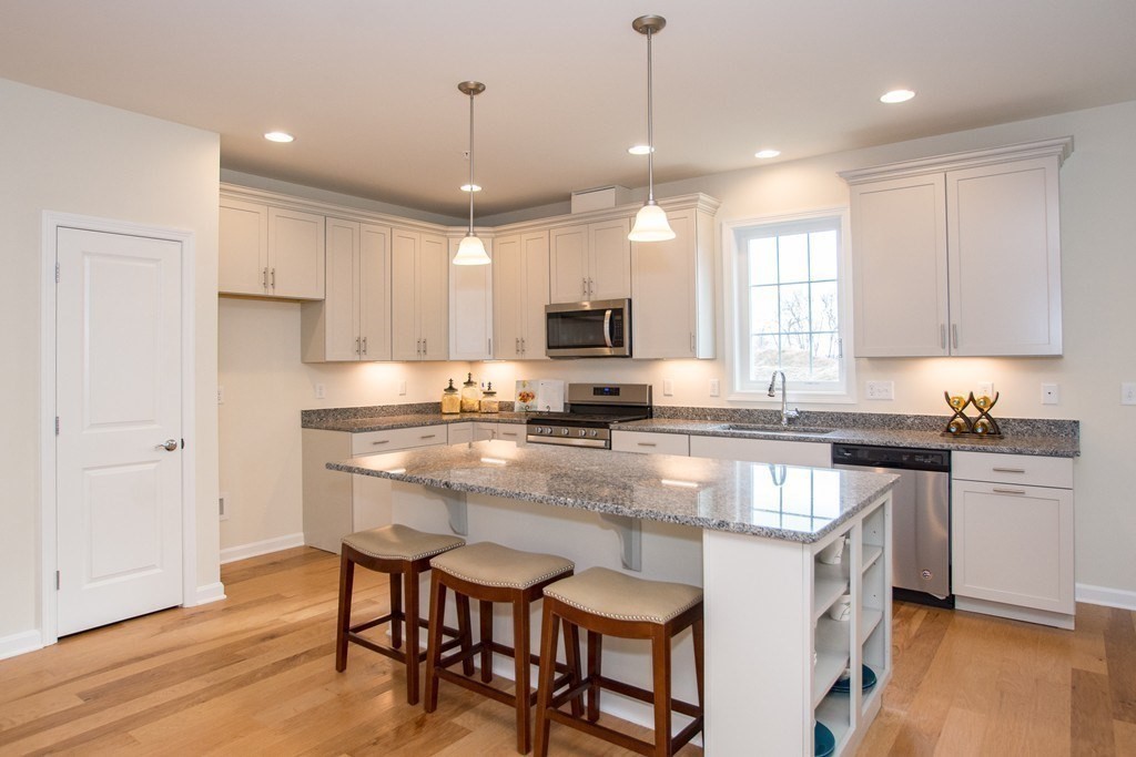 84 Shannon Way, Unit 9728 Upton, MA 01568 - Photo 2 of 17