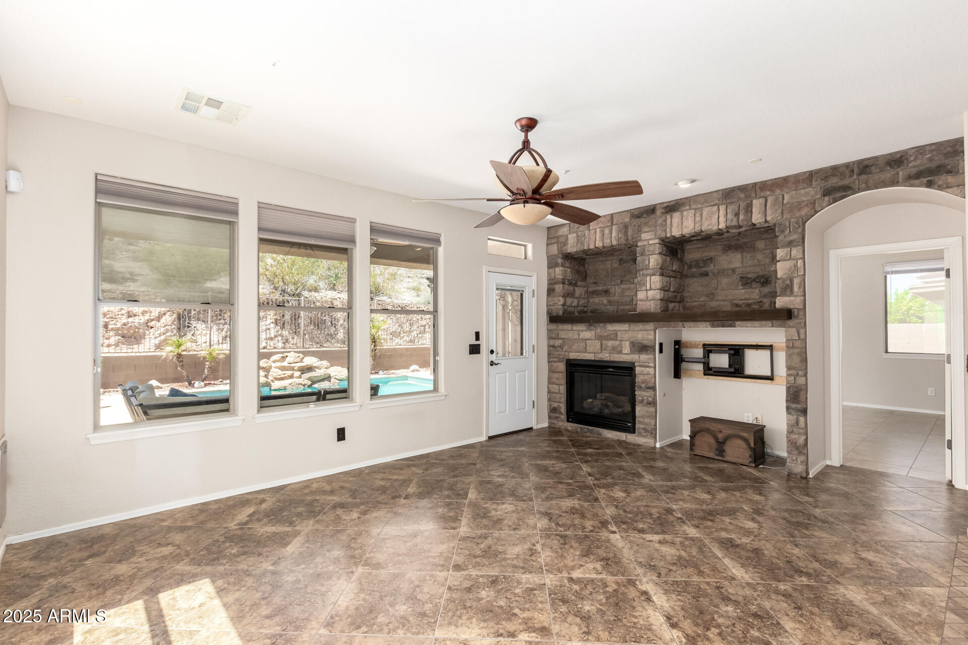 18475 Verdin Road Goodyear, AZ 85338 - Photo 13 of 62 Livingroom