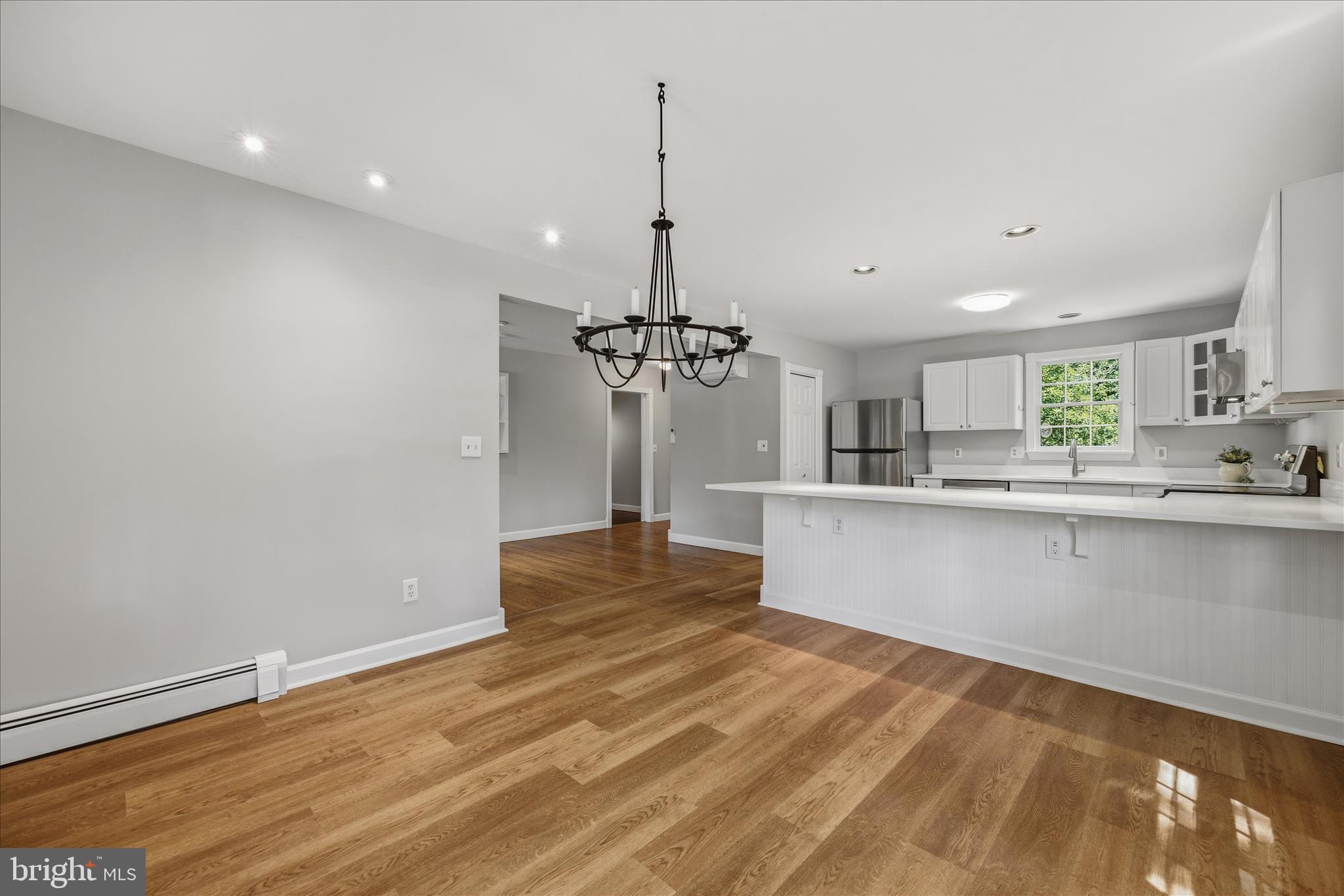 565 Sunset Knoll Road Pasadena, MD 21122 - Photo 11 of 48