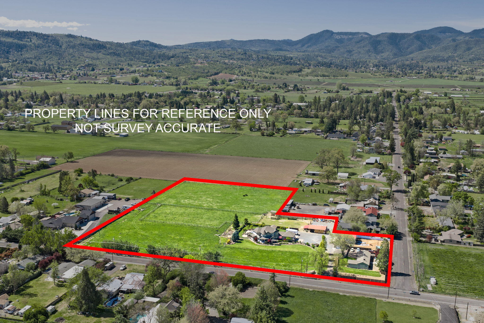 826 Oak Grove Road Medford, OR 97501 - Photo 3 of 69 ApxOG00006L