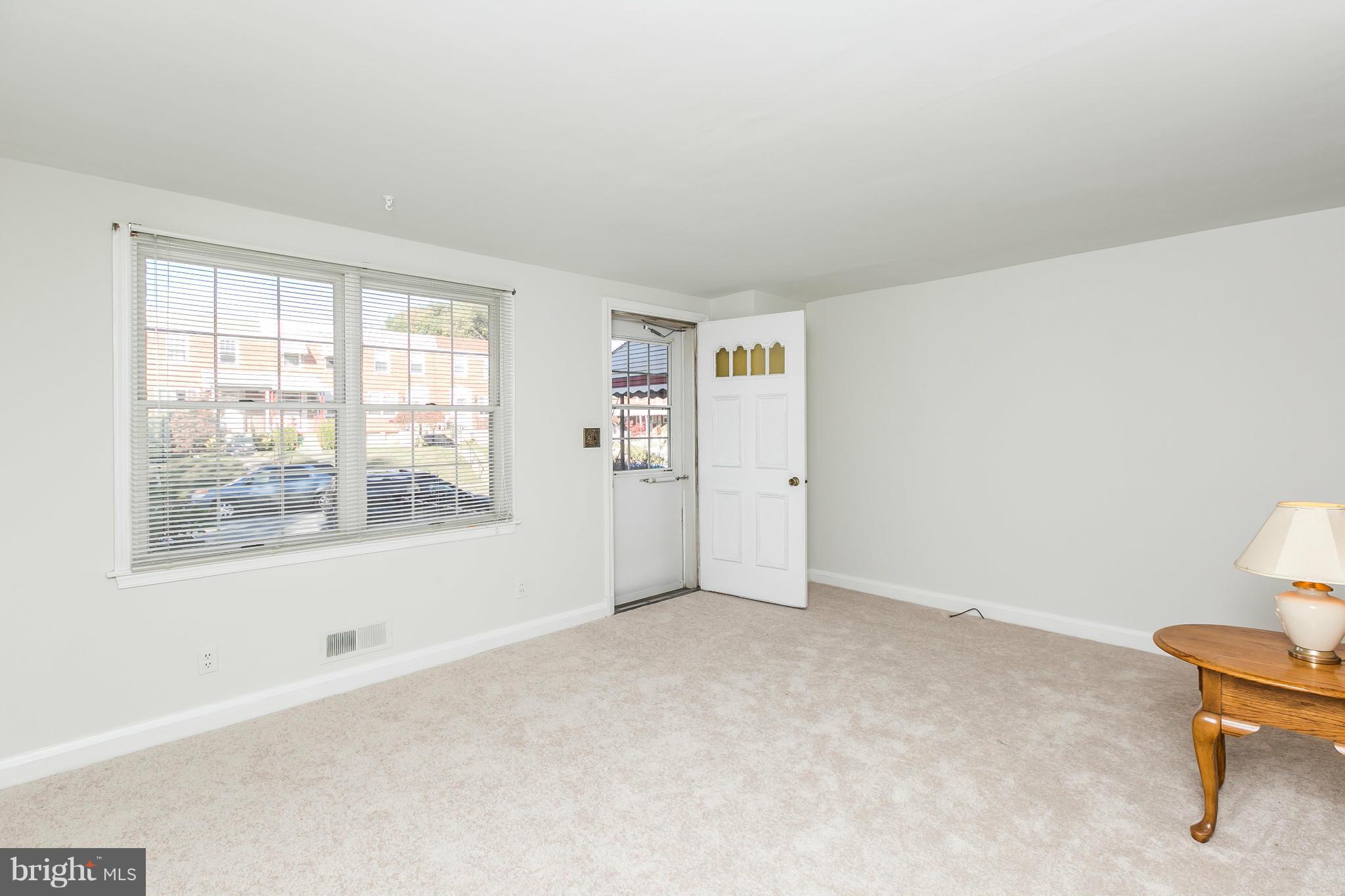 1809 Dunmere Road Baltimore, MD 21222 - Photo 4 of 25 Living Room