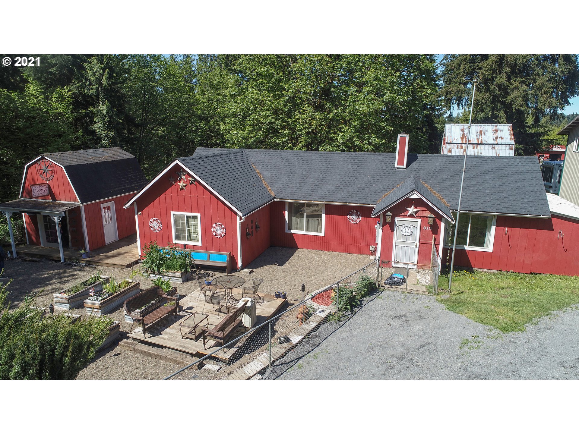 315 Ferncrest Road Longview, WA 98632 - Photo 1 of 31