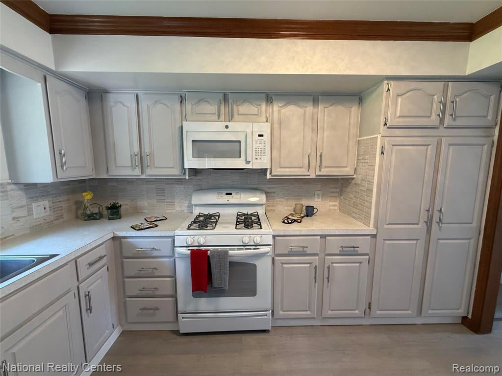 37625 Ryan Road Sterling Heights, MI 48310 - Photo 7 of 30 Gallery Image 7