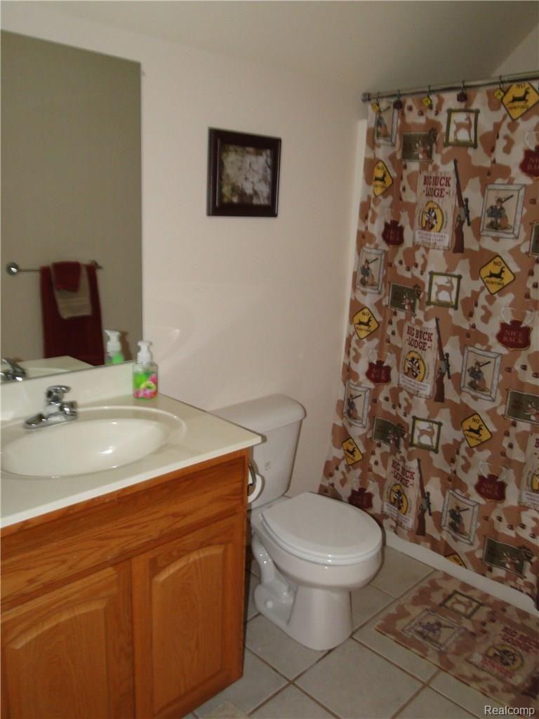 1349 South Wilder Road Lapeer, MI 48446 - Photo 19 of 50 Full Bathroom