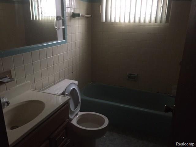 20565 Annchester Road Detroit, MI 48219 - Photo 6 of 12