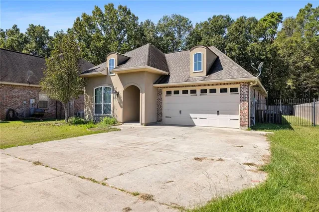 $299,750 | 39387 Meadow Ridge Lane, Ponchatoula, LA 70454