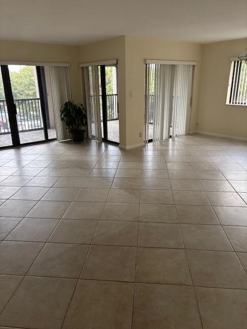 500 Ocean Trail Way, Unit 210 Jupiter, FL 33477 - Photo 15 of 41 Living