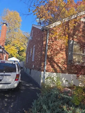 $79,900 | 1067 Melvin Drive, St. Louis, MO 63137