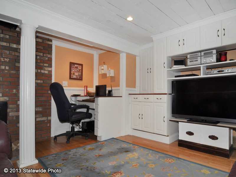 128 Elmdale Road Scituate, RI 02857 - Photo 23 of 25 Studio/Study/Office.