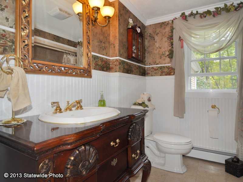 128 Elmdale Road Scituate, RI 02857 - Photo 25 of 25 Bathroom.