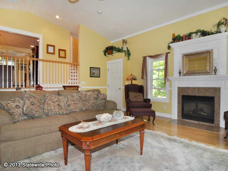 128 Elmdale Road Scituate, RI 02857 - Photo 6 of 25 Den/Family/Great Room.