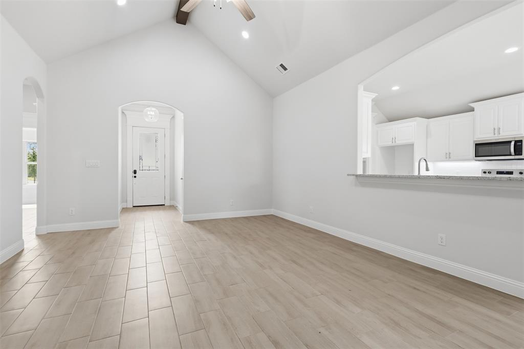 816 Haley Springtown, TX 76082 - Photo 18 of 40