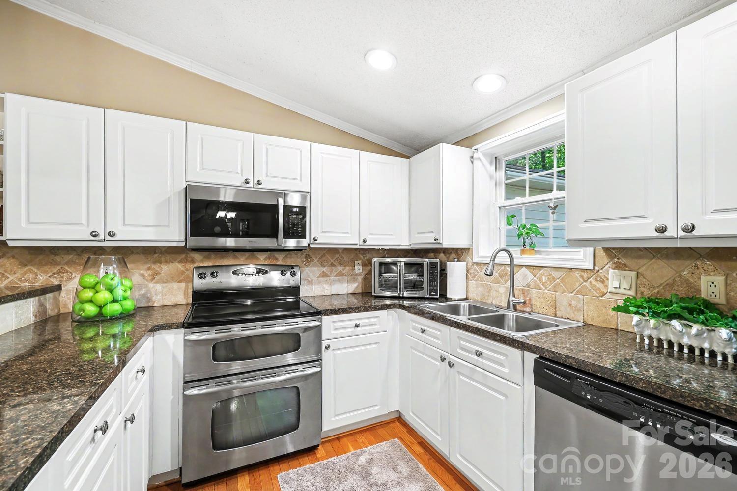 10112 Idlewild Road Matthews, NC 28105 - Photo 16 of 46