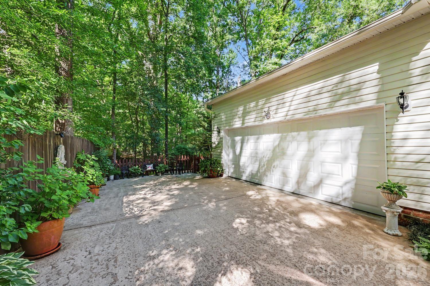 10112 Idlewild Road Matthews, NC 28105 - Photo 9 of 46