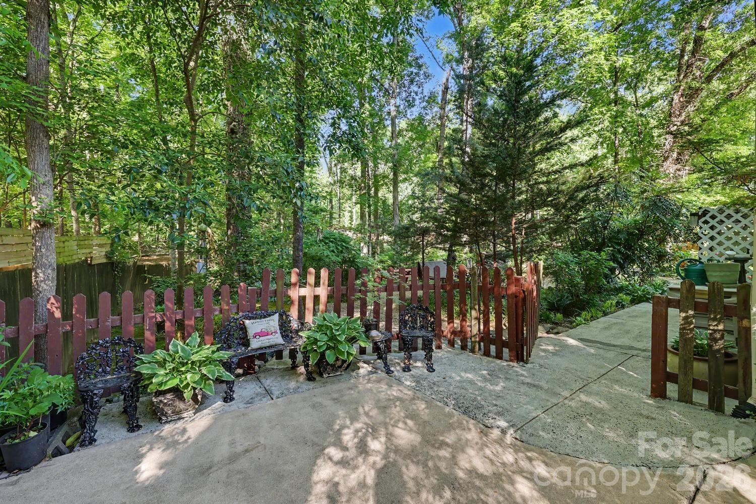 10112 Idlewild Road Matthews, NC 28105 - Photo 10 of 46
