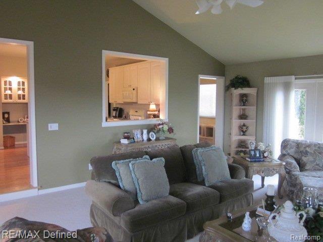4250 Derry Court Rochester, MI 48306 - Photo 5 of 25 Family Room of Kitchen