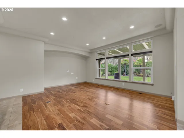 $925,000 | 3234 Riverplace Drive, Eugene, OR 97401