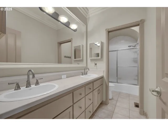 $925,000 | 3234 Riverplace Drive, Eugene, OR 97401