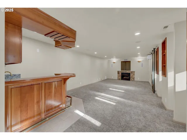 $925,000 | 3234 Riverplace Drive, Eugene, OR 97401