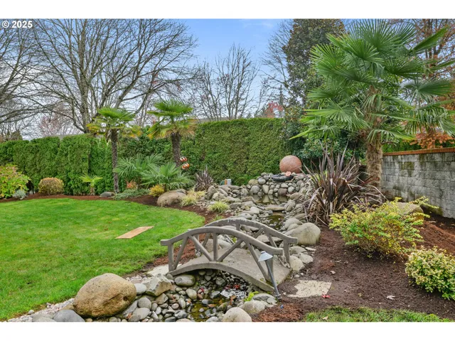 $925,000 | 3234 Riverplace Drive, Eugene, OR 97401