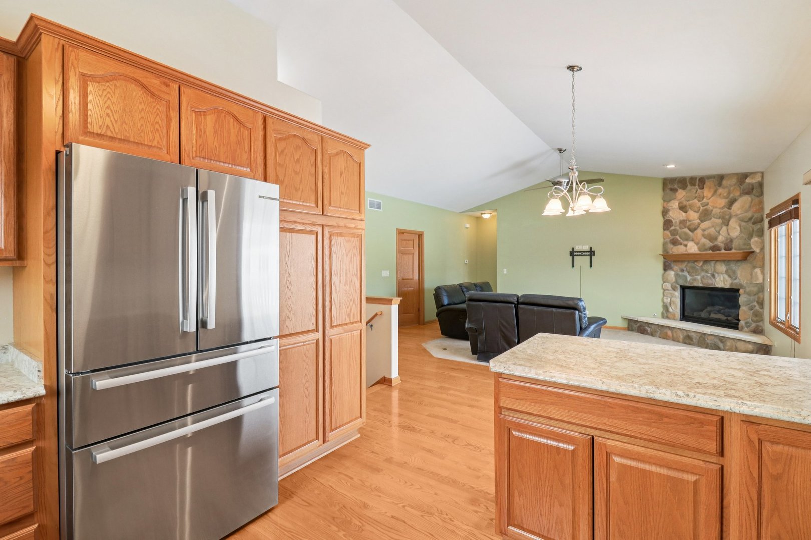 832 Mary Court Marengo, IL 60152 - Photo 8 of 42