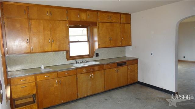 55 West 500 North Decatur, IN 46733 - Photo 2 of 8