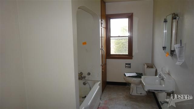 55 West 500 North Decatur, IN 46733 - Photo 4 of 8