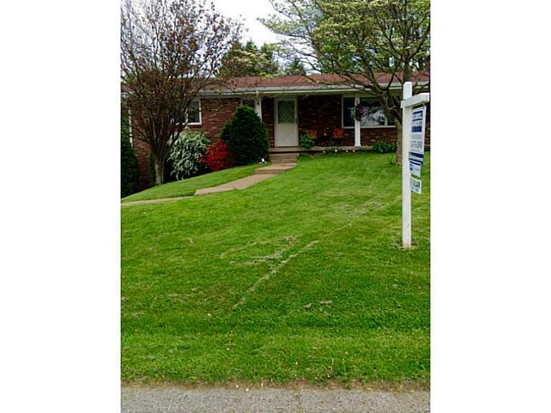 677 Davidson Drive Rochester, PA 15074 - Photo 2 of 25 Exterior Front.