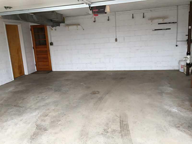 677 Davidson Drive Rochester, PA 15074 - Photo 22 of 25 Parking Lot/Garage.