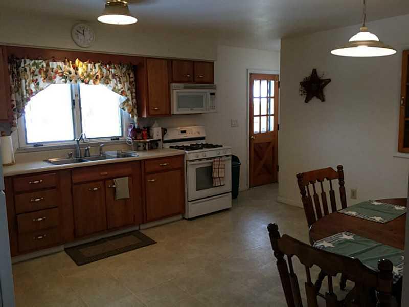 677 Davidson Drive Rochester, PA 15074 - Photo 5 of 25 Kitchen.