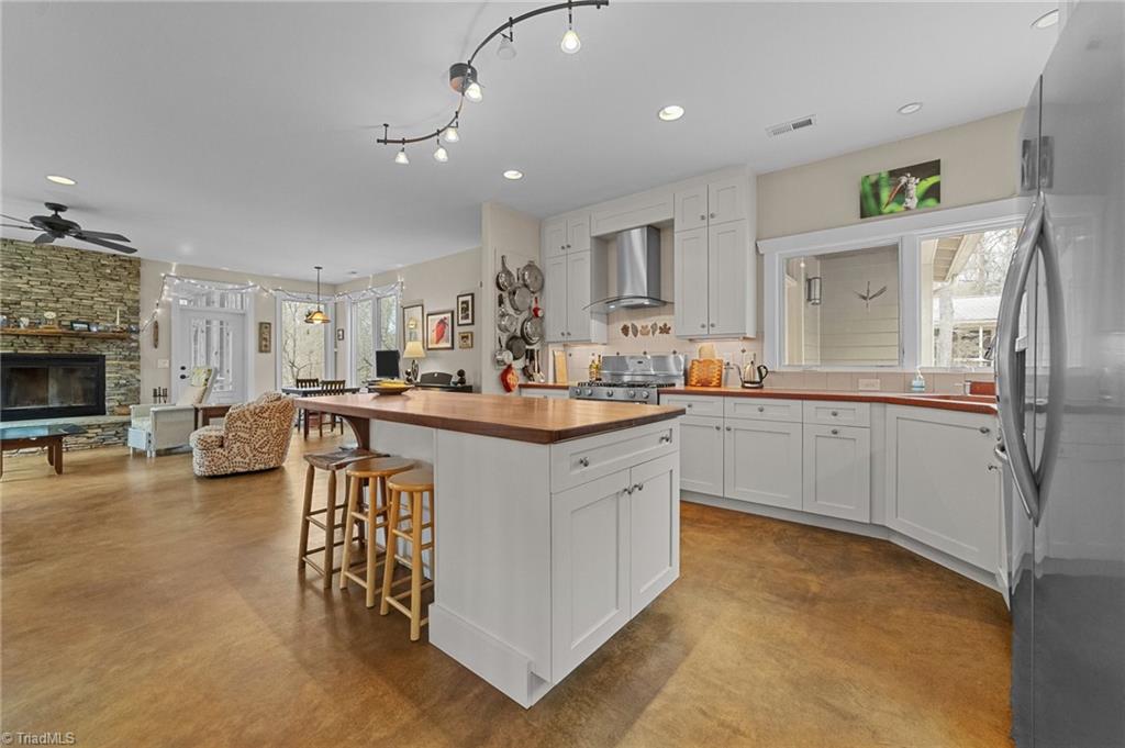 8804 Dapple Grey Road Oak Ridge, NC 27310 - Photo 5 of 48