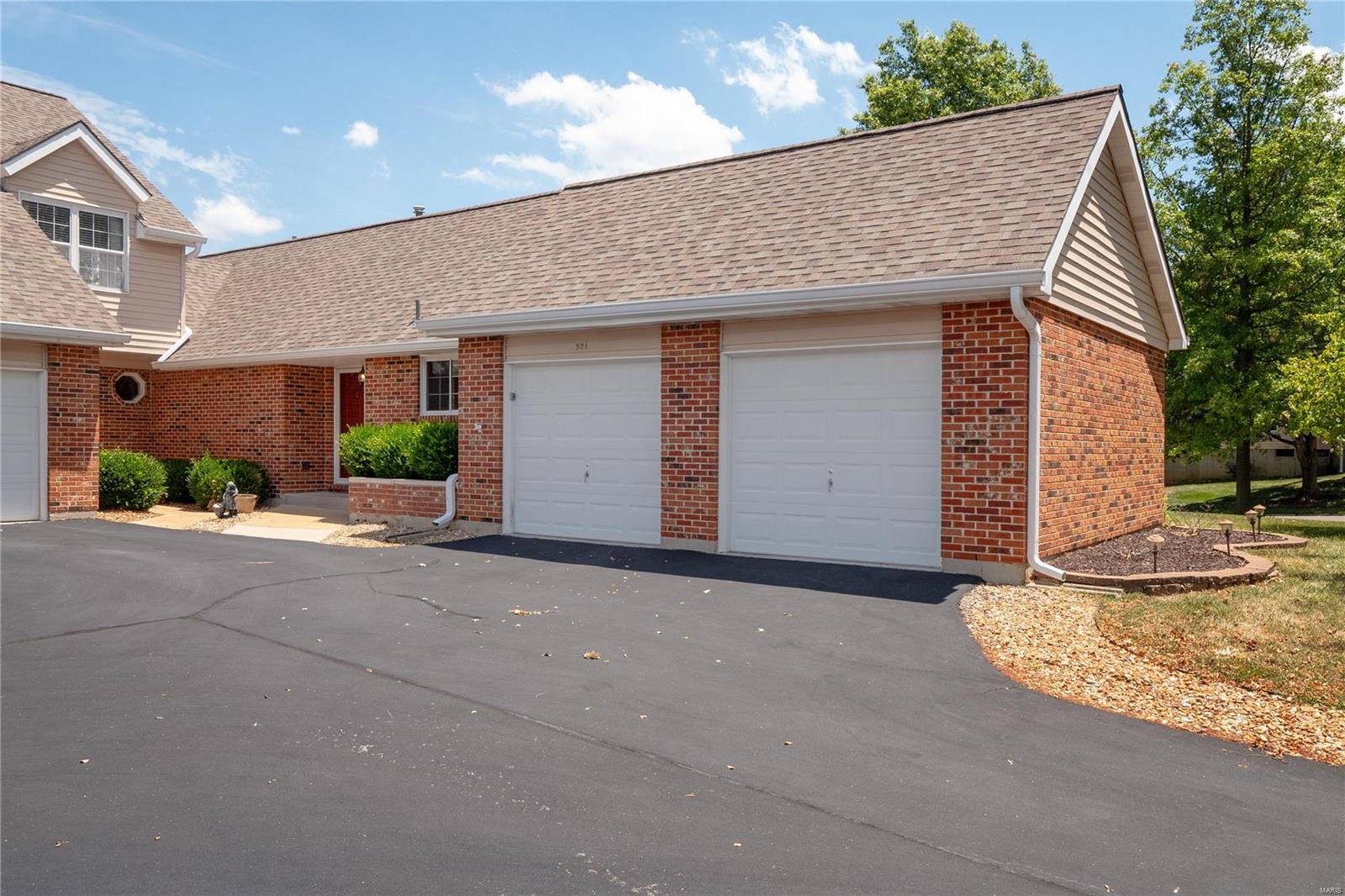 921 Alpine Ridge Drive Ballwin, MO 63021 - Photo 3 of 34 Gallery Image 3