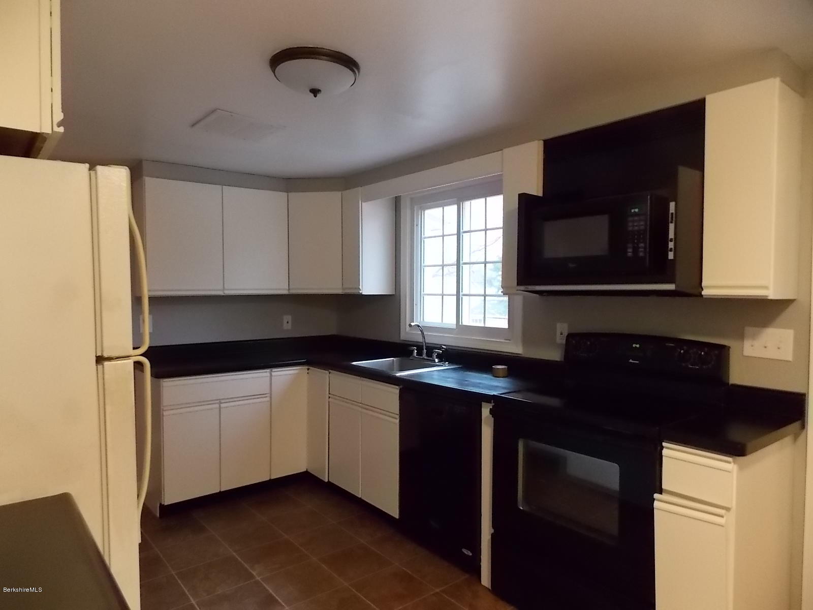 244 Holmes Road Pittsfield, MA 01201 - Photo 19 of 25 DSCN4911