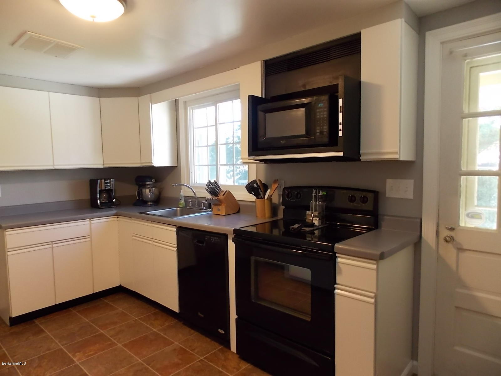 244 Holmes Road Pittsfield, MA 01201 - Photo 3 of 25 kitchen