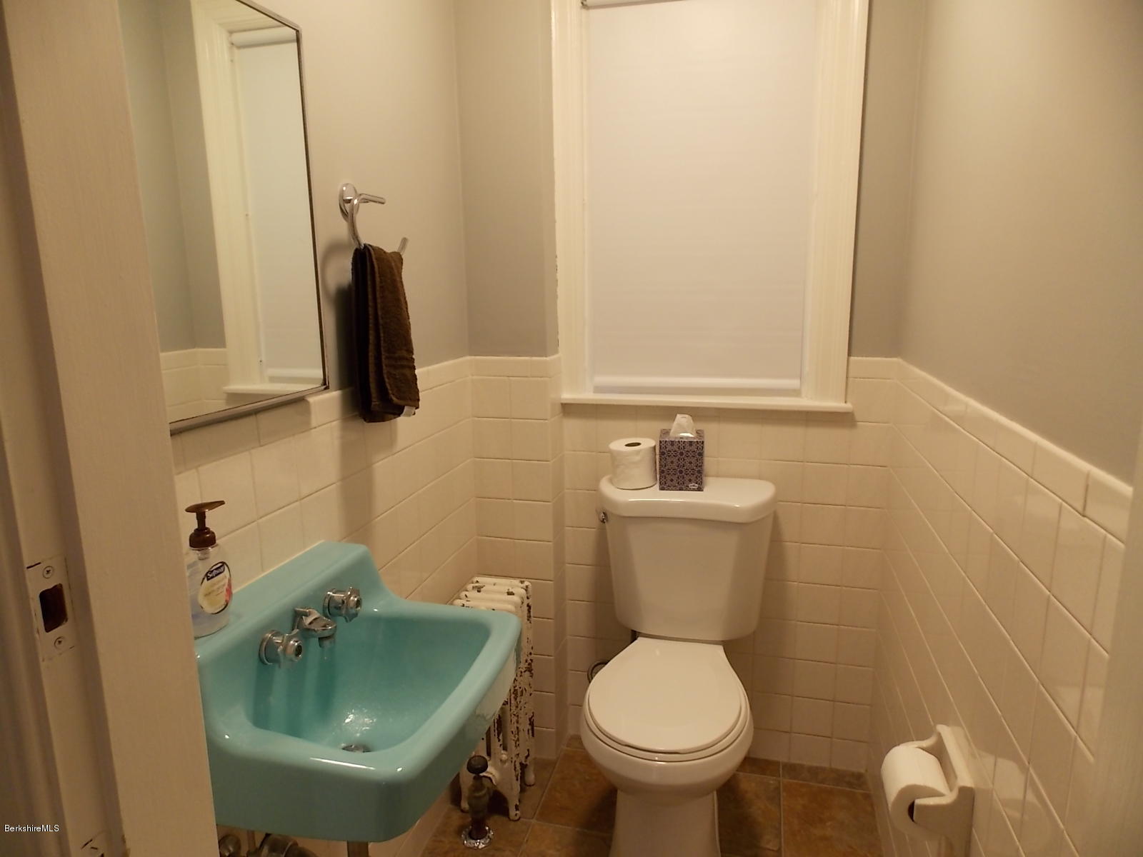 244 Holmes Road Pittsfield, MA 01201 - Photo 7 of 25 1/2 bath